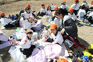 お別れ遠足で南部丘陵公園に行きました　年長組 NO.2