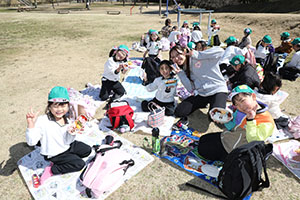お別れ遠足で南部丘陵公園に行きました　年長組 NO.1
