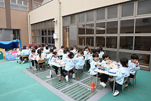 キャンプごっこ　E