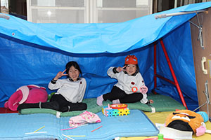 キャンプごっこ　E