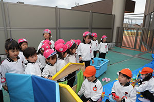 キャンプごっこ　E