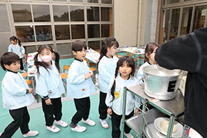 キャンプごっこ　E