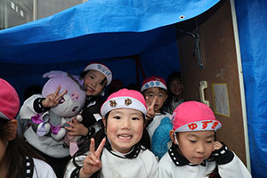 キャンプごっこ　E