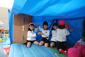 キャンプごっこ　E