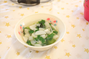 育てたカブいただきます　すみれ