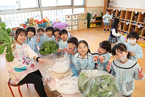 育てたカブいただきます　すみれ