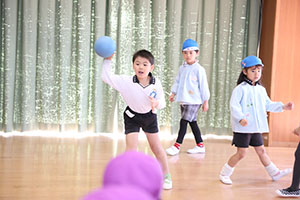3月生まれのお誕生会 　ードッジボールー　　年長