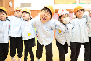 3月生まれのお誕生会 　ードッジボールー　　年長