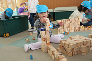 積み木遊び　ぺんぎん