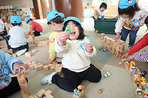 積み木遊び　ぺんぎん