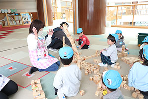 積み木遊び　ぺんぎん