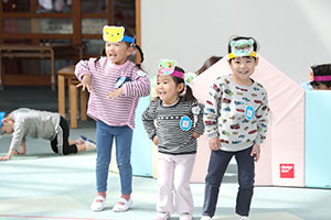 リズム遊び　「森の中の発表会」♪　2歳児クラス