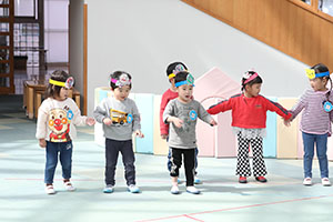 リズム遊び　「森の中の発表会」♪　2歳児クラス