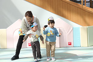 リズム遊び　「森の中の発表会」♪　2歳児クラス