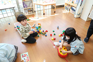 仲良く遊びました　さくら・ひよこ