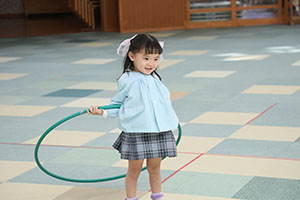 フラフープに挑戦！　りす