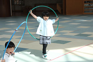 フラフープに挑戦！　りす