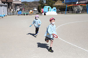 リレーで大盛り上がり！　ばら・すみれ