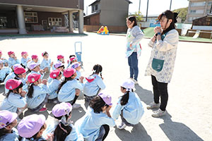 リレーで大盛り上がり！　ばら・すみれ