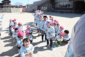 リレーで大盛り上がり！　ばら・すみれ