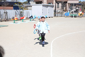 リレーで大盛り上がり！　ばら・すみれ