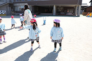 リレーで大盛り上がり！　ばら・すみれ