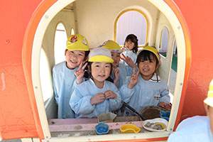 元気いっぱい園庭遊び！　あひる・こあら・ひまわり