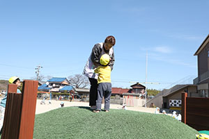 元気いっぱい園庭遊び！　あひる・こあら・ひまわり
