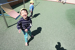 元気いっぱい園庭遊び！　あひる・こあら・ひまわり