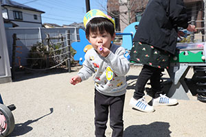 元気いっぱい園庭遊び！　あひる・こあら・ひまわり