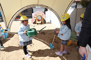 元気いっぱい園庭遊び！　あひる・こあら・ひまわり