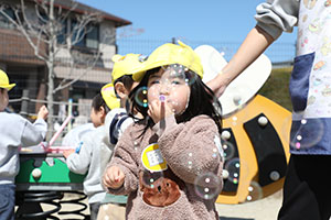 元気いっぱい園庭遊び！　あひる・こあら・ひまわり