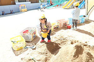 元気いっぱい園庭遊び！　あひる・こあら・ひまわり