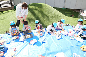 紙吹雪楽しかったね　ぺんぎん