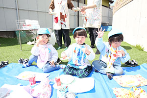 紙吹雪楽しかったね　ぺんぎん