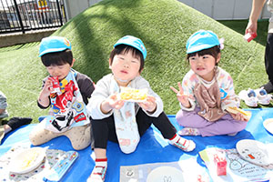 紙吹雪楽しかったね　ぺんぎん