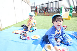 紙吹雪楽しかったね　ぺんぎん