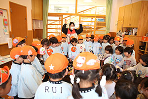 紙吹雪楽しかったね　ぺんぎん