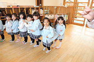 じゃんけん列車♪　きりん