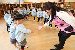 じゃんけん列車♪　きりん