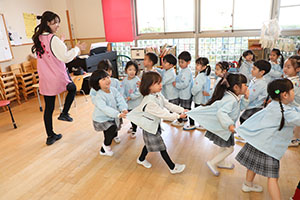 じゃんけん列車♪　きりん