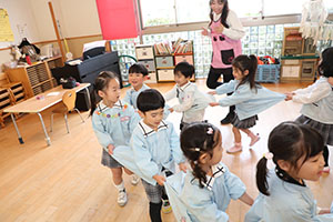 じゃんけん列車♪　きりん