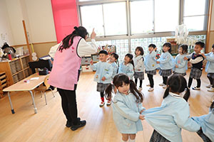 じゃんけん列車♪　きりん