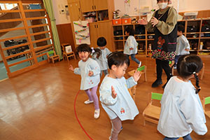 いす取りゲーム　ぺんぎん