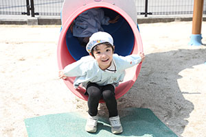 元気いっぱい園庭遊び！！　たんぽぽ