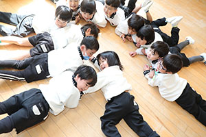 カブ抜きごっこ　ことり