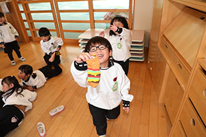 カブ抜きごっこ　ことり