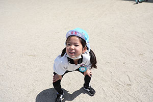 園庭遊び　年中さくら・ばら・ひまわり・たんぽぽ・2歳児ぺんぎん・ひよこ　　　　　・