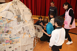 預かり保育の様子　⛺テントを作ったよ