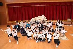 預かり保育の様子　⛺テントを作ったよ